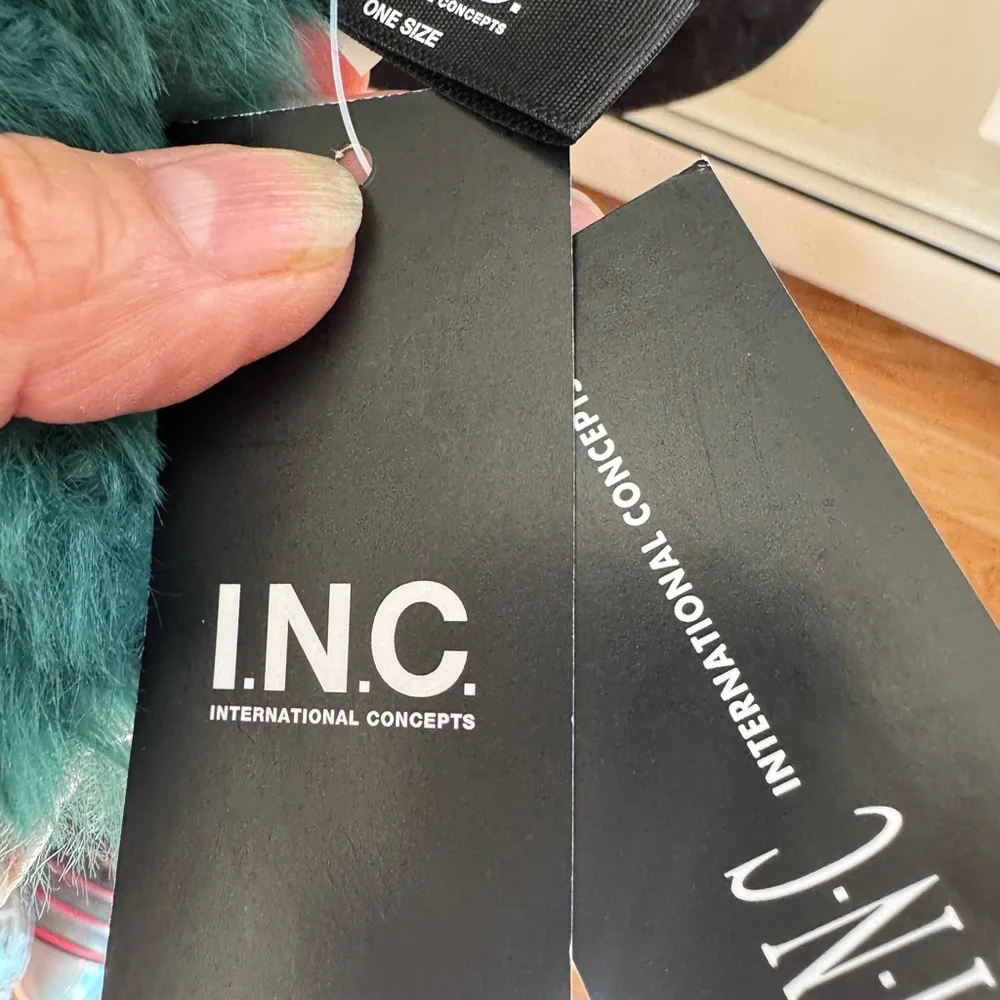 NWT I.N.C. SOFT Teal Faux Fur Wrap Scarf Shawl 66” X 10” WARM Unique